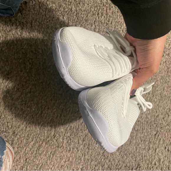 Brand new Casual sneaker/shoes - Picture 6 of 9